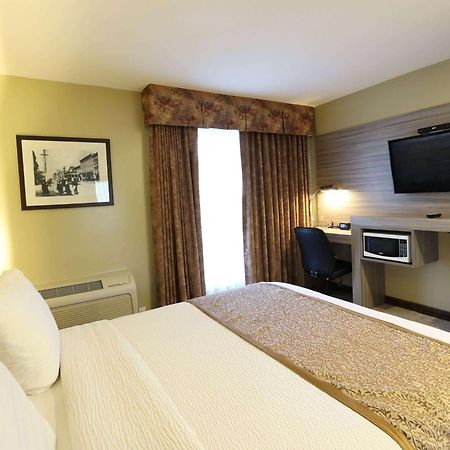 Days Inn By Wyndham Surrey Kültér fotó