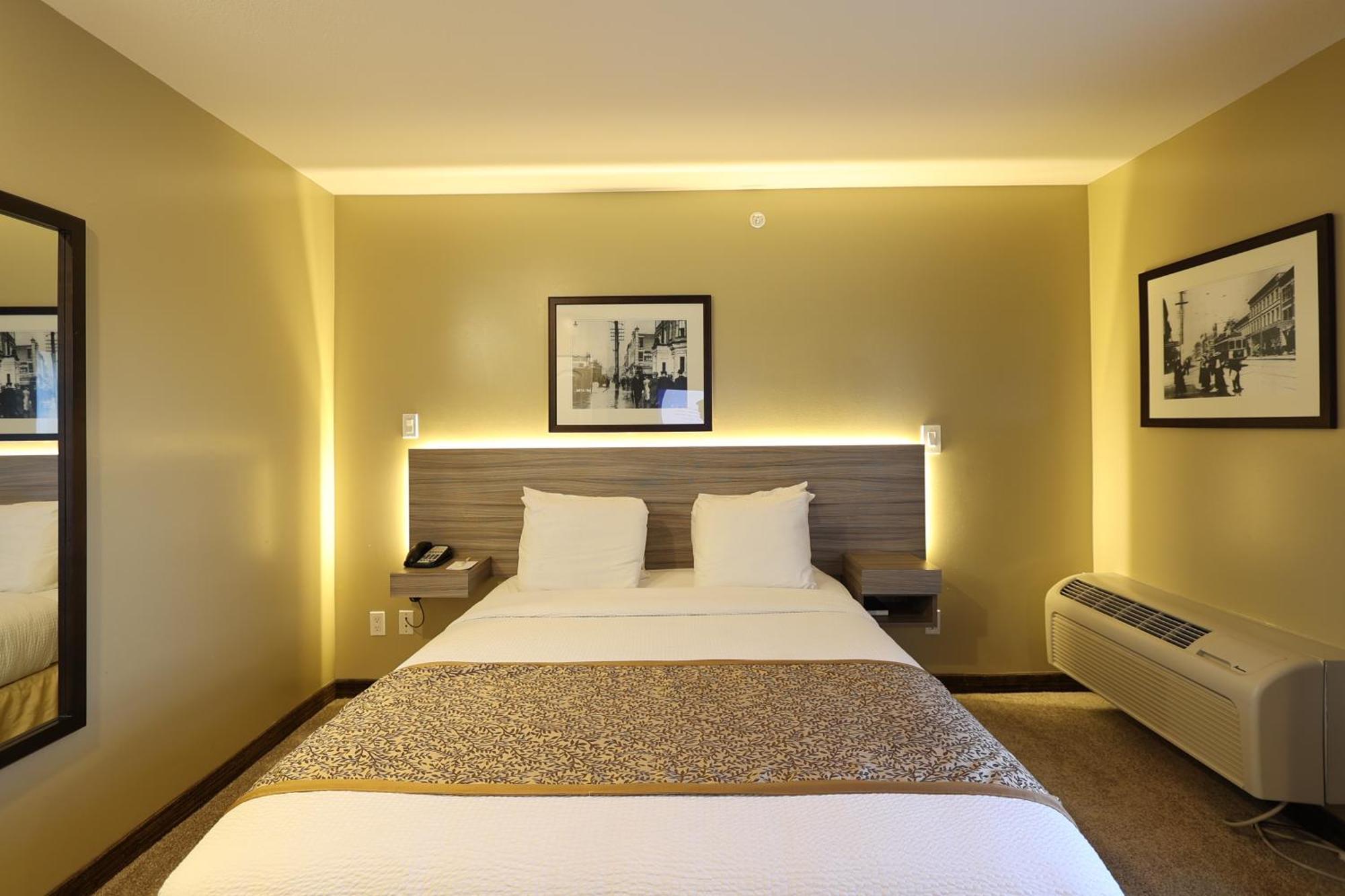 Days Inn By Wyndham Surrey Kültér fotó