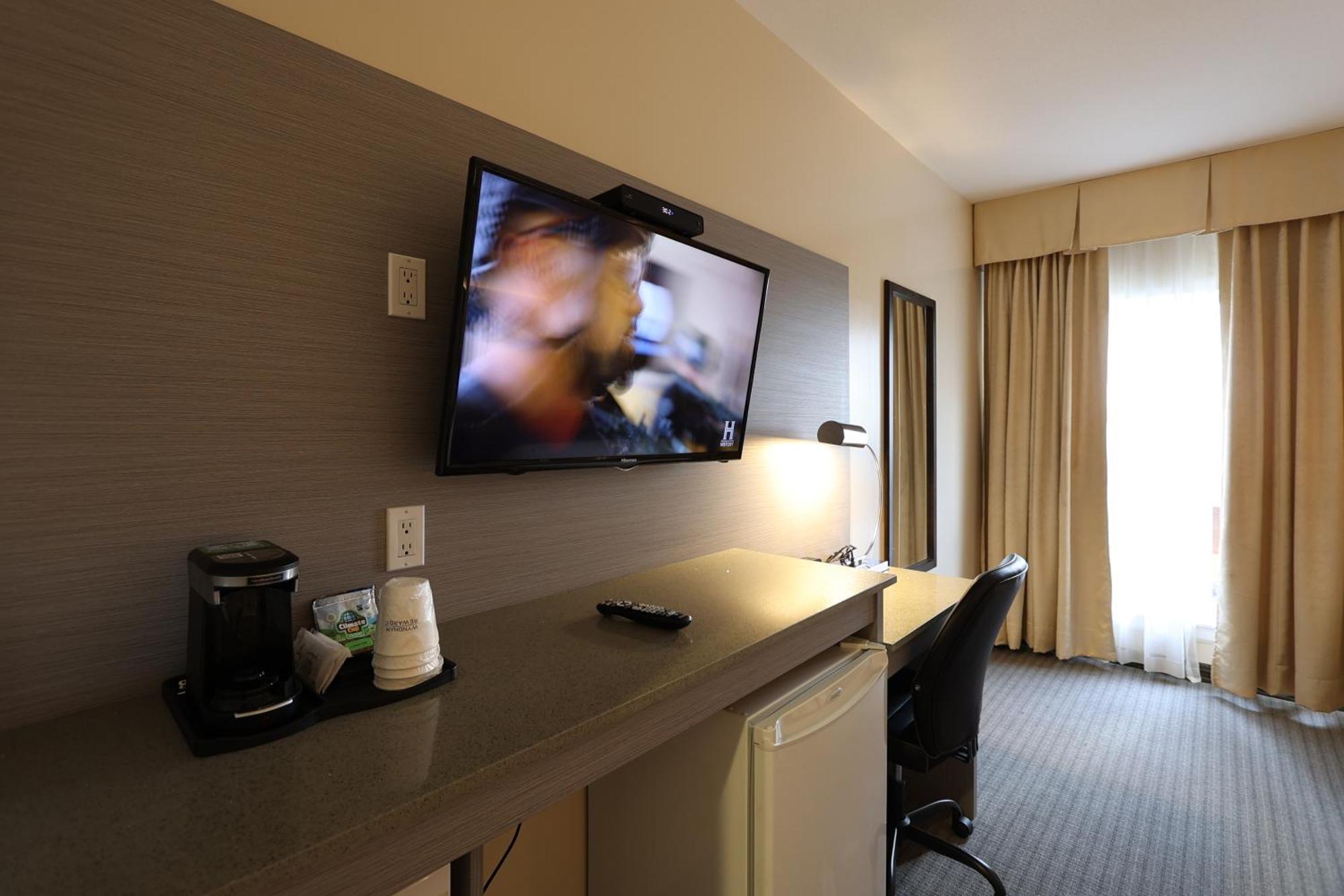 Days Inn By Wyndham Surrey Kültér fotó